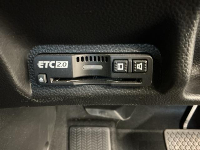 ヴェゼル ｅ：ＨＥＶＸ　ホンダ認定中古車　純正ドラレコ前後　前後障害物センサー　ＡＡＣ　１オーナ　イモビライザー　スマ－トキ－　誤発進抑制　ＰＷ　リアカメラ　クルコン　ＥＳＣ　ＥＴＣ装備　キーフリー　ＬＥＤヘッドランプ　ＰＳ（9枚目）