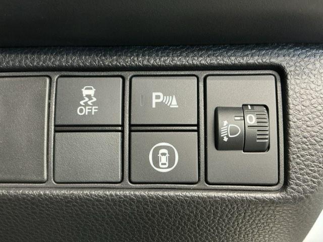 ヴェゼル ｅ：ＨＥＶＸ　ホンダ認定中古車　純正ドラレコ前後　前後障害物センサー　ＡＡＣ　１オーナ　イモビライザー　スマ－トキ－　誤発進抑制　ＰＷ　リアカメラ　クルコン　ＥＳＣ　ＥＴＣ装備　キーフリー　ＬＥＤヘッドランプ　ＰＳ（11枚目）