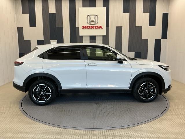 ヴェゼル ｅ：ＨＥＶＸ　ホンダ認定中古車　純正ドラレコ前後　前後障害物センサー　ＡＡＣ　１オーナ　イモビライザー　スマ－トキ－　誤発進抑制　ＰＷ　リアカメラ　クルコン　ＥＳＣ　ＥＴＣ装備　キーフリー　ＬＥＤヘッドランプ　ＰＳ（26枚目）