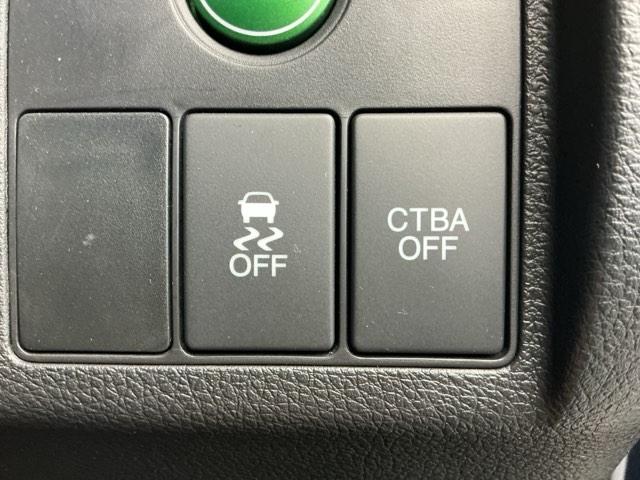 ヴェゼル Ｘ　ホンダ認定中古車　バックカメラ　ＥＴＣ　追突軽減ブレーキ　地ＴＶ　リアカメラ　ＤＶＤ再生　スマ－トキ－　ＵＳＢ　記録簿　サイドエアバッグ　ナビ＆ＴＶ　パワーウィンドウ　盗難防止システム　横滑り防止（10枚目）