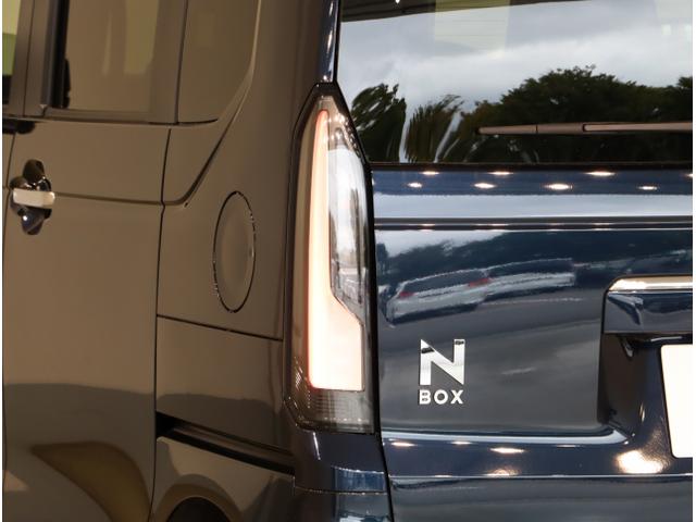 N-BOXカスタム ターボ イモビライザー 衝突被害軽減 ベンチシート キーフリー Pセンサー ESC パワステ DVD再生 両席エアバック サイドエアバッグ ターボ車 USB接続 Aライト スマキー パワーウィンドウ(19枚目)