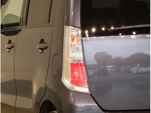 ワゴンＲスティングレー リミテッドＩＩ　シートヒータ　ナビ・ＴＶ　運転席助手席エアバック　オ－トエアコン　ＵＳＢ　キーレスエントリーシステム　スマ－トキ－　ＥＴＣ付き　ＰＳ　パワーウィンドウ　ベンチシート　運転席エアバッグ（17枚目）