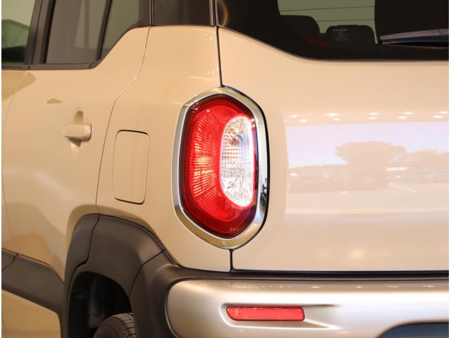 クロスビー ハイブリッドMX アイドリングSTOP セキュリティアラーム ターボ車 フルオートエアコン シートH フルセグテレビ Wエアバック 横滑り防止機能 スマキー ナビ&TV パワステ エアバック ABS(13枚目)