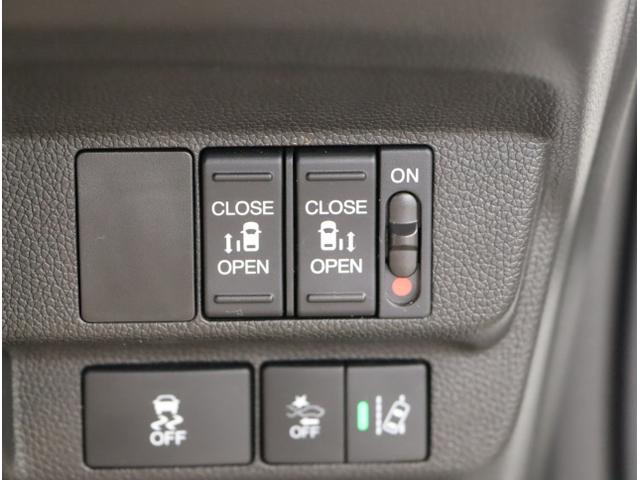 フリード＋ Ｇ・ホンダセンシング　プリクラッシュ　Ｂモニター　両側オートスライドドア　パワーウインド　スマートキー　両席エアバック　ＰＳ　フルセグ　アイドリングＳ　盗難警報装置　クルコン　横滑り防止機能　ＤＶＤ（7枚目）