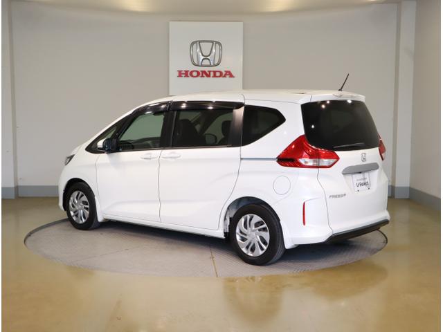 フリード＋ Ｇ・ホンダセンシング　プリクラッシュ　Ｂモニター　両側オートスライドドア　パワーウインド　スマートキー　両席エアバック　ＰＳ　フルセグ　アイドリングＳ　盗難警報装置　クルコン　横滑り防止機能　ＤＶＤ（11枚目）