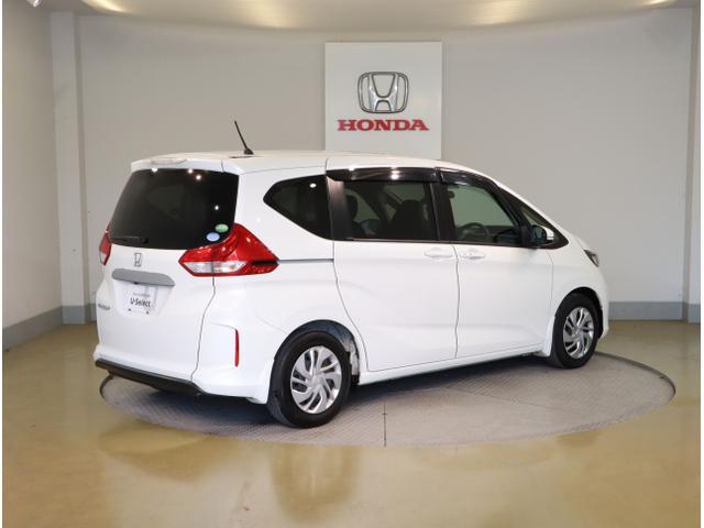 フリード＋ Ｇ・ホンダセンシング　プリクラッシュ　Ｂモニター　両側オートスライドドア　パワーウインド　スマートキー　両席エアバック　ＰＳ　フルセグ　アイドリングＳ　盗難警報装置　クルコン　横滑り防止機能　ＤＶＤ（13枚目）