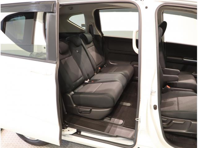 フリード＋ Ｇ・ホンダセンシング　プリクラッシュ　Ｂモニター　両側オートスライドドア　パワーウインド　スマートキー　両席エアバック　ＰＳ　フルセグ　アイドリングＳ　盗難警報装置　クルコン　横滑り防止機能　ＤＶＤ（41枚目）