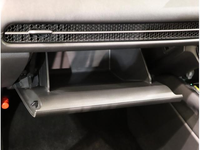 ＺＲ－Ｖ ｅ：ＨＥＶＺ特別仕様車ブラックスタイル　アラウンドビューモニター　ＬＥＤヘッドランプ　スマ－トキ－　クルコン　ＥＴＣ車載器　電動シート　オートライト　ドライブレコーダー　シートヒーター　本革シート（39枚目）