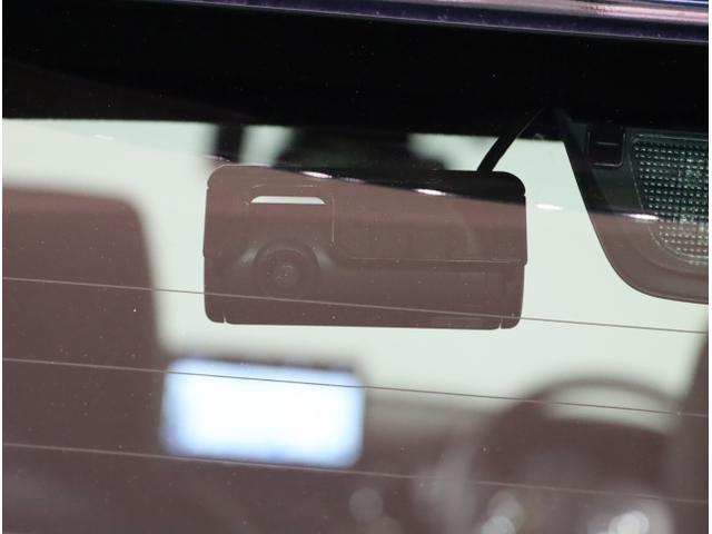 Ｎ－ＯＮＥ プレミアム　ＵＳＢポート　衝突軽減　ＤＶＤ再生　ＥＳＣ　コーナーセンサー　ＬＥＤ　シ－トヒ－タ－　バックカメラ　フルセグ　カーテンエアバック　ナビＴＶ　スマートキー　ＡＡＣ　クルーズコントロール（6枚目）