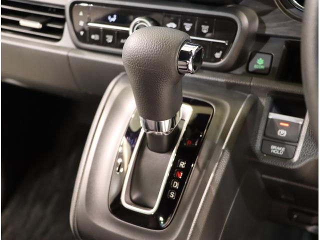 Ｎ－ＯＮＥ プレミアム　ＵＳＢポート　衝突軽減　ＤＶＤ再生　ＥＳＣ　コーナーセンサー　ＬＥＤ　シ－トヒ－タ－　バックカメラ　フルセグ　カーテンエアバック　ナビＴＶ　スマートキー　ＡＡＣ　クルーズコントロール（21枚目）