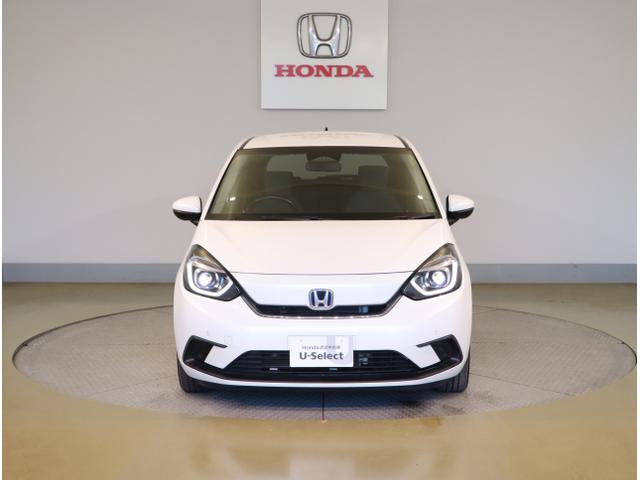 フィット ｅ：ＨＥＶホーム　前後誤発進抑制機能　クリソナ　助手席エアバッグ　運転席エアバッグ　アイドリングストップ　ＬＥＤライト　ＵＳＢ接続　バックカメラ　ＡＢＳ　サイドエアバッグ　オートクルーズコントロール（13枚目）