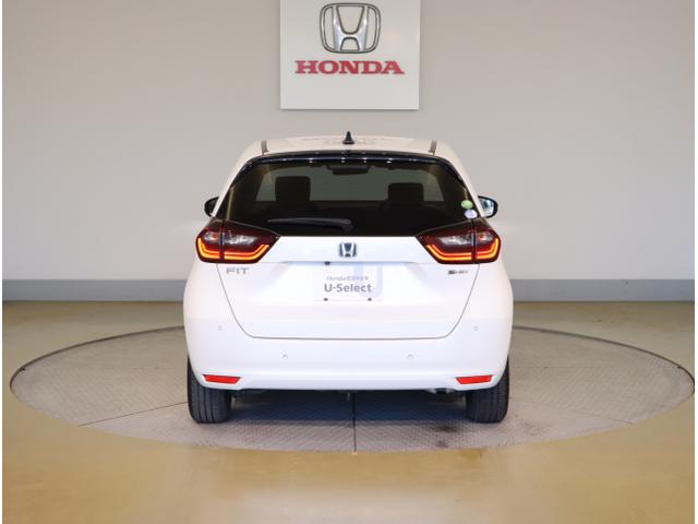 フィット ｅ：ＨＥＶホーム　前後誤発進抑制機能　クリソナ　助手席エアバッグ　運転席エアバッグ　アイドリングストップ　ＬＥＤライト　ＵＳＢ接続　バックカメラ　ＡＢＳ　サイドエアバッグ　オートクルーズコントロール（15枚目）