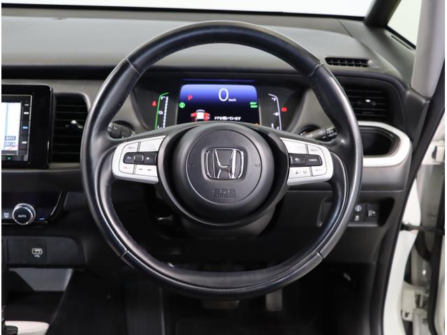 フィット ｅ：ＨＥＶホーム　前後誤発進抑制機能　クリソナ　助手席エアバッグ　運転席エアバッグ　アイドリングストップ　ＬＥＤライト　ＵＳＢ接続　バックカメラ　ＡＢＳ　サイドエアバッグ　オートクルーズコントロール（17枚目）