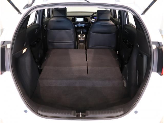 フィット ｅ：ＨＥＶホーム　前後誤発進抑制機能　クリソナ　助手席エアバッグ　運転席エアバッグ　アイドリングストップ　ＬＥＤライト　ＵＳＢ接続　バックカメラ　ＡＢＳ　サイドエアバッグ　オートクルーズコントロール（40枚目）