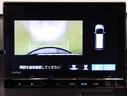 プレミアム　ＵＳＢポート　衝突軽減　ＤＶＤ再生　ＥＳＣ　コーナーセンサー　ＬＥＤ　シ－トヒ－タ－　バックカメラ　フルセグ　カーテンエアバック　ナビＴＶ　スマートキー　ＡＡＣ　クルーズコントロール（27枚目）