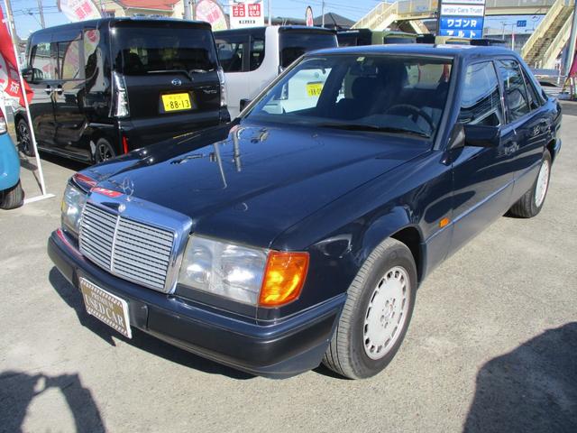 メルセデス・ベンツ ミディアムクラス ２３０Ｅ ２３０Ｅ（５名） 左