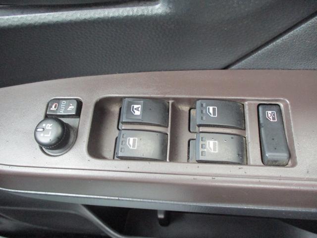 タンク X S 純正ナビ TV Bluetooth パワースライドドア レーダーブレーキ スマキー Aライト フルフラット 衝突安全ボディ オートハイビーム イモビライザー Wエアバッグ 横滑り防止装置 キーフリー(19枚目)