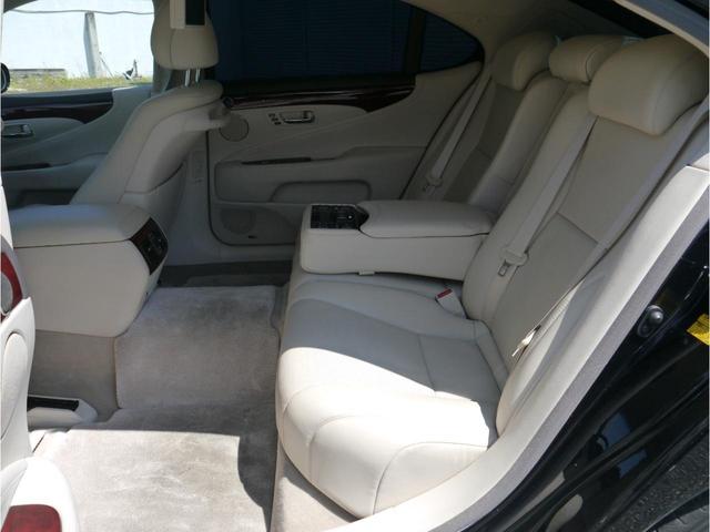ＬＳ ＬＳ６００ｈＬ　ロングボディ　サンルーフ　リアエンター　マークレビンソン　革張りダッシュ　プリクラッシュセーフティー　レーダークルーズ　ブレーキホールド　ドライバーモニター　木目アシストグリップ　本革シート　地デジ（34枚目）