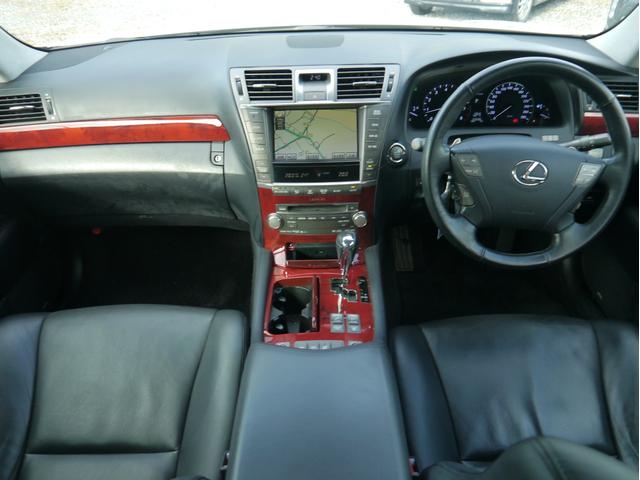 ＬＳ ＬＳ４６０　バージョンＳＺ　Ｉパッケージ　ワンオーナー　セミアリンレザー　アルカンターラルーフ　全席シートヒーター　前席シートクーラー　クルーズコントロール　パドルシフト　純正１９インチＡＷ　シートメモリー　バックカメラ　Ｂｌｕｅｔｏｏｔｈ（5枚目）