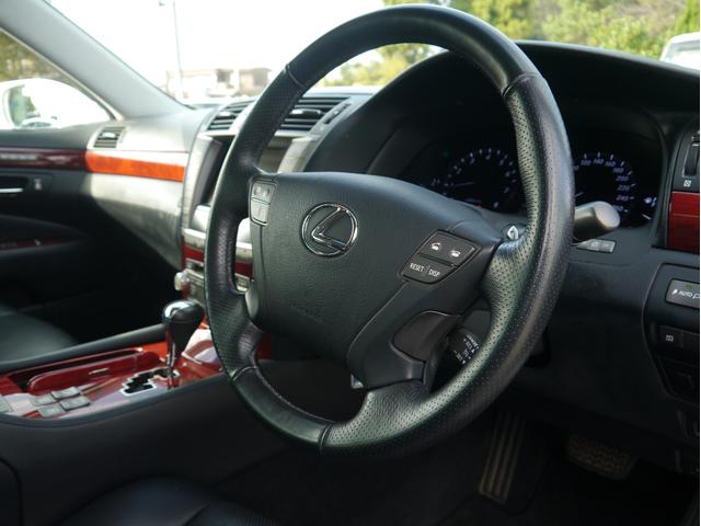ＬＳ ＬＳ４６０　バージョンＳＺ　Ｉパッケージ　ワンオーナー　セミアリンレザー　アルカンターラルーフ　全席シートヒーター　前席シートクーラー　クルーズコントロール　パドルシフト　純正１９インチＡＷ　シートメモリー　バックカメラ　Ｂｌｕｅｔｏｏｔｈ（9枚目）