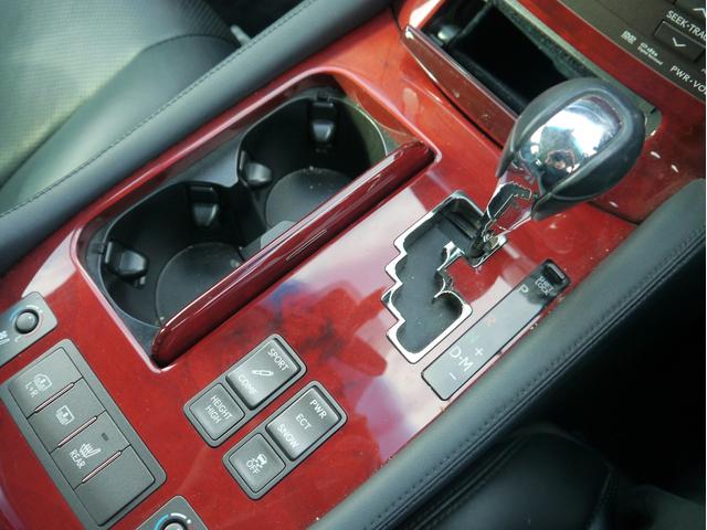 ＬＳ ＬＳ４６０　バージョンＳＺ　Ｉパッケージ　ワンオーナー　セミアリンレザー　アルカンターラルーフ　全席シートヒーター　前席シートクーラー　クルーズコントロール　パドルシフト　純正１９インチＡＷ　シートメモリー　バックカメラ　Ｂｌｕｅｔｏｏｔｈ（23枚目）