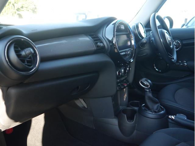 MINI クーパー ワンオーナー ディーラー整備記録H28/29/31/R3/5/7年 LEDヘッドライト LEDテール バックカメラ プッシュスタート 障害物センサー Bluetooth オートエアコン 純正15インチ(30枚目)