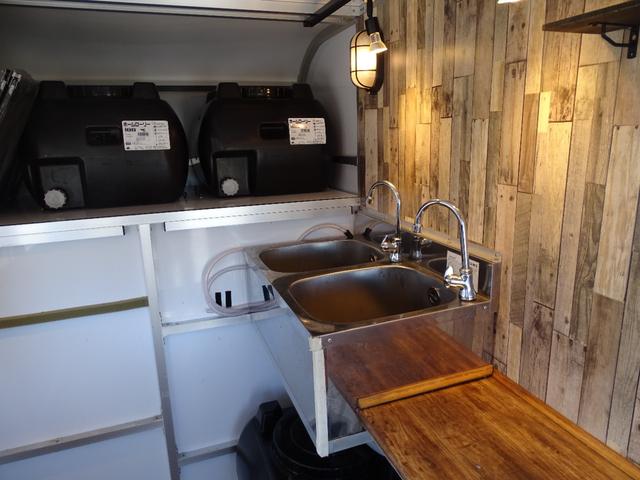 ＮＴ１００クリッパートラック 　キッチンカー　移動販売車　フードトラック　換気扇　２００Ｌタンク　外部電源　照明（5枚目）