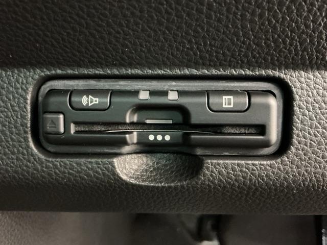 Ｎ－ＯＮＥ プレミアム　ホンダ認定中古車　ＵＳＢポート　ワンオーナー車　衝突軽減　ＥＳＣ　コーナーセンサー　ＬＥＤ　シ－トヒ－タ－　バックカメラ　カーテンエアバック　スマートキー　ＡＡＣ　クルーズコントロール　ＥＴＣ　ＡＢＳ（8枚目）