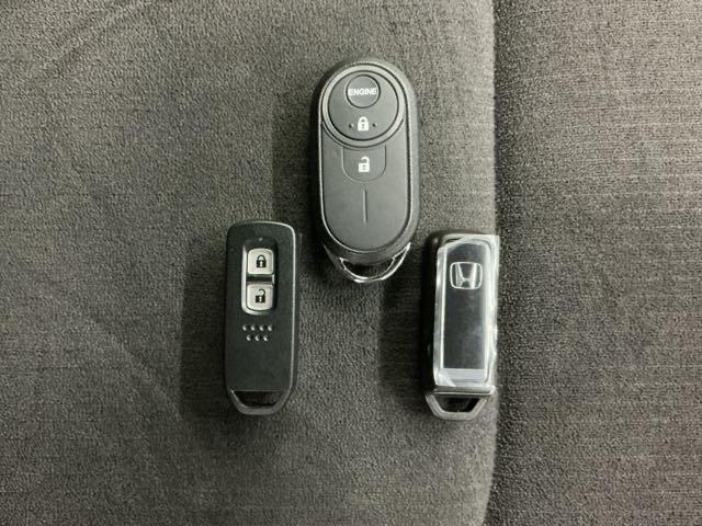 Ｎ－ＯＮＥ プレミアム　ホンダ認定中古車　ＵＳＢポート　ワンオーナー車　衝突軽減　ＥＳＣ　コーナーセンサー　ＬＥＤ　シ－トヒ－タ－　バックカメラ　カーテンエアバック　スマートキー　ＡＡＣ　クルーズコントロール　ＥＴＣ　ＡＢＳ（17枚目）