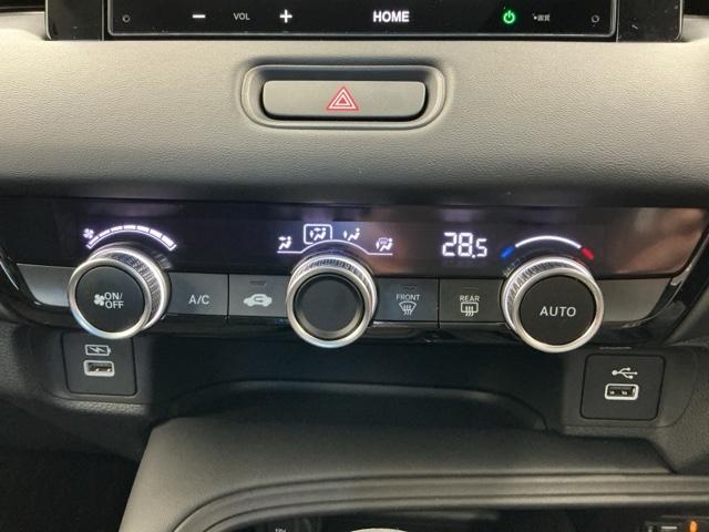 ヴェゼル G ホンダ認定中古車 バックカメラ ETC 前後センサー リヤカメラ 盗難防止装置 記録簿 AAC オートクルーズコントロール スマートキ- キーフリー LEDランプ PW VSA USB Wエアバッグ(12枚目)