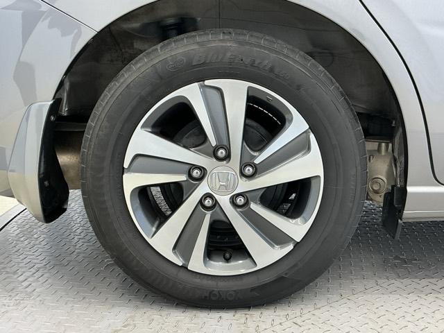 フリード Ｇ・ホンダセンシング　ホンダ認定中古車　純正ドラレコ前後　Ｆセグ　追突被害軽減ブレーキ　ｉストップ　Ｗエアバッグ　パワーウィンドウ　１オ－ナ－　アクティブクルーズコントロール　スマートキ　カラーバックモニター　ＶＳＡ（21枚目）