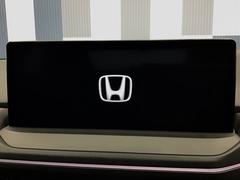 純正スマートナビ付きです！フルセグＴＶ視聴、Ｂｌｕｅｔｏｏｔｈ接続可能、ホンダコネクト・Ｇｏｏｇｌｅ搭載デジタルサービス対応です！ 3