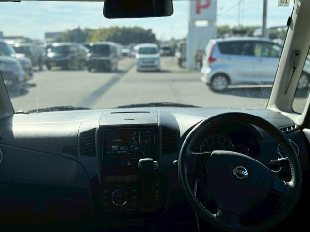 ルークス ハイウェイスターターボ　ＥＴＣ　両側電動スライドドア　ナビ　ＨＩＤ　スマートキー　電動格納ミラー　ベンチシート　ＣＶＴ　盗難防止システム　ＡＢＳ　ＣＤ　ＤＶＤ再生　アルミホイール　衝突安全ボディ　エアコン　パワーステアリング（2枚目）