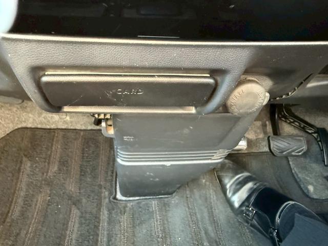 ルークス ハイウェイスターターボ　ＥＴＣ　両側電動スライドドア　ナビ　ＨＩＤ　スマートキー　電動格納ミラー　ベンチシート　ＣＶＴ　盗難防止システム　ＡＢＳ　ＣＤ　ＤＶＤ再生　アルミホイール　衝突安全ボディ　エアコン　パワーステアリング（36枚目）