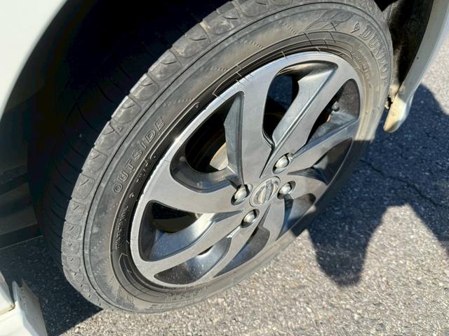 ルークス ハイウェイスターターボ　ＥＴＣ　両側電動スライドドア　ナビ　ＨＩＤ　スマートキー　電動格納ミラー　ベンチシート　ＣＶＴ　盗難防止システム　ＡＢＳ　ＣＤ　ＤＶＤ再生　アルミホイール　衝突安全ボディ　エアコン　パワーステアリング（39枚目）