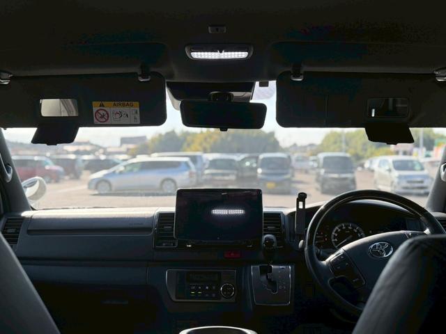 ハイエースバン スーパーＧＬ　ダークプライムＩＩ　ＥＴＣ　バックカメラ　ＴＶ　クリアランスソナー　レーンアシスト　衝突被害軽減システム　両側電動スライドドア　オートマチックハイビーム　オートライト　スマートキー　電動格納ミラー　ＡＴ　アルミホイール（25枚目）