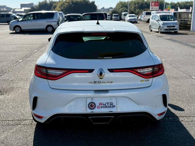 メガーヌ 　バックカメラ　クリアランスソナー　アルミホイール　アイドリングストップ　電動格納ミラー　シートヒーター　ＭＴ　Ｂｌｕｅｔｏｏｔｈ　エアコン　パワーウィンドウ（16枚目）