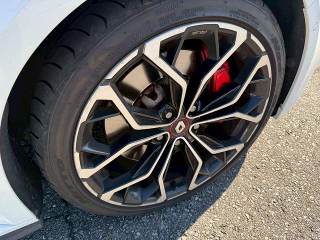 メガーヌ 　バックカメラ　クリアランスソナー　アルミホイール　アイドリングストップ　電動格納ミラー　シートヒーター　ＭＴ　Ｂｌｕｅｔｏｏｔｈ　エアコン　パワーウィンドウ（20枚目）