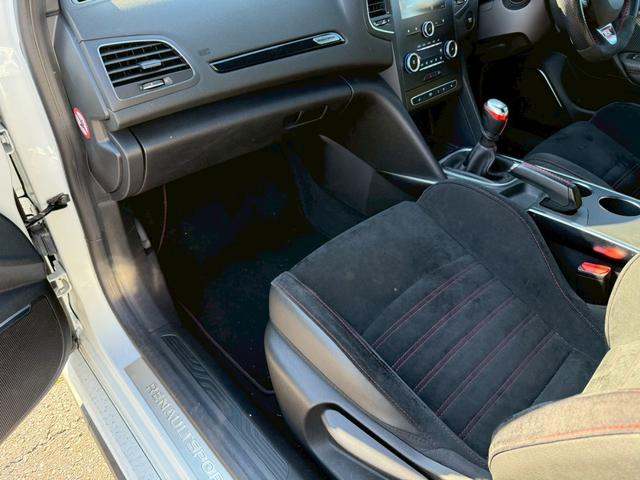 メガーヌ 　バックカメラ　クリアランスソナー　アルミホイール　アイドリングストップ　電動格納ミラー　シートヒーター　ＭＴ　Ｂｌｕｅｔｏｏｔｈ　エアコン　パワーウィンドウ（47枚目）