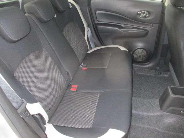 ノート １．２　ｅ－ＰＯＷＥＲ　Ｘ　インテリキー・エマージェンシーブレーキ・　禁煙　３６０°カメラ　記録簿付　運転席助手席エアバック　レーンキープ　ＡＵＴＯエアコン　盗難防止システム　ナビＴＶ　運転席エアバッグ　キーレスエントリー　ドラレコ　パワーウィンドウ　パワステ　ＡＢＳ（19枚目）