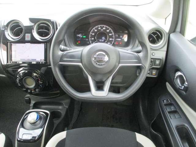 ノート １．２　ｅ－ＰＯＷＥＲ　Ｘ　インテリキー・エマージェンシーブレーキ・　禁煙　３６０°カメラ　記録簿付　運転席助手席エアバック　レーンキープ　ＡＵＴＯエアコン　盗難防止システム　ナビＴＶ　運転席エアバッグ　キーレスエントリー　ドラレコ　パワーウィンドウ　パワステ　ＡＢＳ（20枚目）