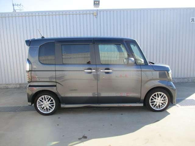 Ｎ－ＢＯＸカスタム カスタム　６６０　Ｌ　ターボ　スマートキー・衝突軽減ブレーキ　衝突軽減ブレーキサポート　ＬＥＤヘッドライ　１オーナー　アルミ　禁煙　アイドリングＳ　ＰＳ　カーテンエアバック　エアバック　ＡＡＣ　ＡＢＳ　バックカメラ付き　ＥＴＣ　Ｗエアバッグ　クルーズコントロール（3枚目）