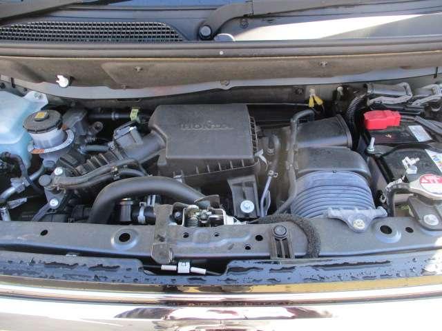 Ｎ－ＢＯＸカスタム カスタム　６６０　Ｌ　ターボ　スマートキー・衝突軽減ブレーキ　衝突軽減ブレーキサポート　ＬＥＤヘッドライ　１オーナー　アルミ　禁煙　アイドリングＳ　ＰＳ　カーテンエアバック　エアバック　ＡＡＣ　ＡＢＳ　バックカメラ付き　ＥＴＣ　Ｗエアバッグ　クルーズコントロール（6枚目）