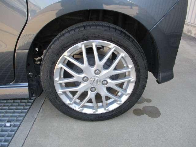 Ｎ－ＢＯＸカスタム カスタム　６６０　Ｌ　ターボ　スマートキー・衝突軽減ブレーキ　衝突軽減ブレーキサポート　ＬＥＤヘッドライ　１オーナー　アルミ　禁煙　アイドリングＳ　ＰＳ　カーテンエアバック　エアバック　ＡＡＣ　ＡＢＳ　バックカメラ付き　ＥＴＣ　Ｗエアバッグ　クルーズコントロール（11枚目）