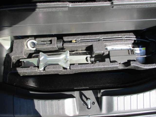 Ｎ－ＢＯＸカスタム カスタム　６６０　Ｌ　ターボ　スマートキー・衝突軽減ブレーキ　衝突軽減ブレーキサポート　ＬＥＤヘッドライ　１オーナー　アルミ　禁煙　アイドリングＳ　ＰＳ　カーテンエアバック　エアバック　ＡＡＣ　ＡＢＳ　バックカメラ付き　ＥＴＣ　Ｗエアバッグ　クルーズコントロール（17枚目）