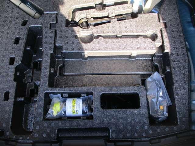 ノート １．２　Ｘ　インテリキー・エマージェンシーブレーキ・　衝突被害軽減ブレ－キ　全方位カメラ　ＥＴＣ付　禁煙車　ＬＥＤヘッドライト　インテリジェントキー　ワンオーナー　ドラレコ　整備記録簿　盗難防止システム　ワンセグＴＶ　ＴＶナビ　サイドカーテンエアバック（18枚目）