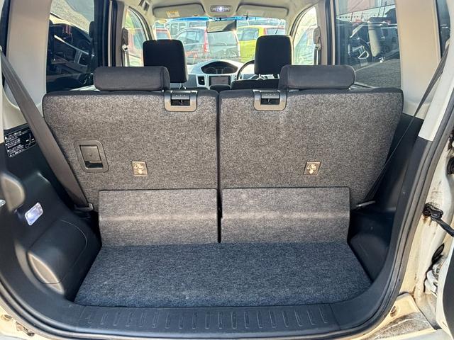 ムーヴ カスタム　ＲＳ　フル装備　社外アルミ　ローダウン　社外ナビ　ＭＯＭＯステアリング　ＥＴＣ　キーレス　ナビ　ベンチシート　フルフラット（21枚目）