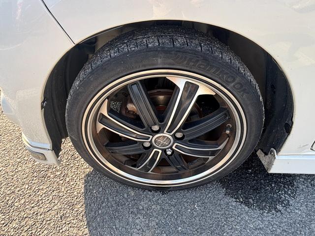 ムーヴ カスタム　ＲＳ　フル装備　社外アルミ　ローダウン　社外ナビ　ＭＯＭＯステアリング　ＥＴＣ　キーレス　ナビ　ベンチシート　フルフラット（34枚目）