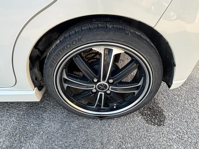 ムーヴ カスタム　ＲＳ　フル装備　社外アルミ　ローダウン　社外ナビ　ＭＯＭＯステアリング　ＥＴＣ　キーレス　ナビ　ベンチシート　フルフラット（36枚目）