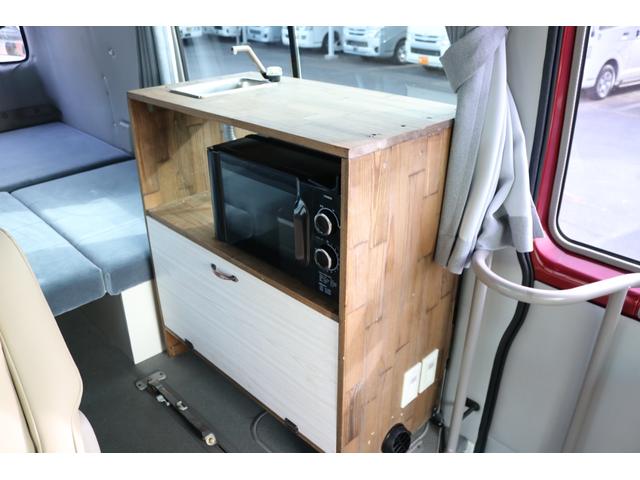ワンオフキャンパー リヤ観音開き レカロシート ナビ ETC バックカメラ 1500Wインバーター FFヒーター 冷蔵庫 シンク 給排水タンク 外部充電 走行充電(61枚目)